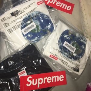 Supreme/Northface t-shirts brand new !